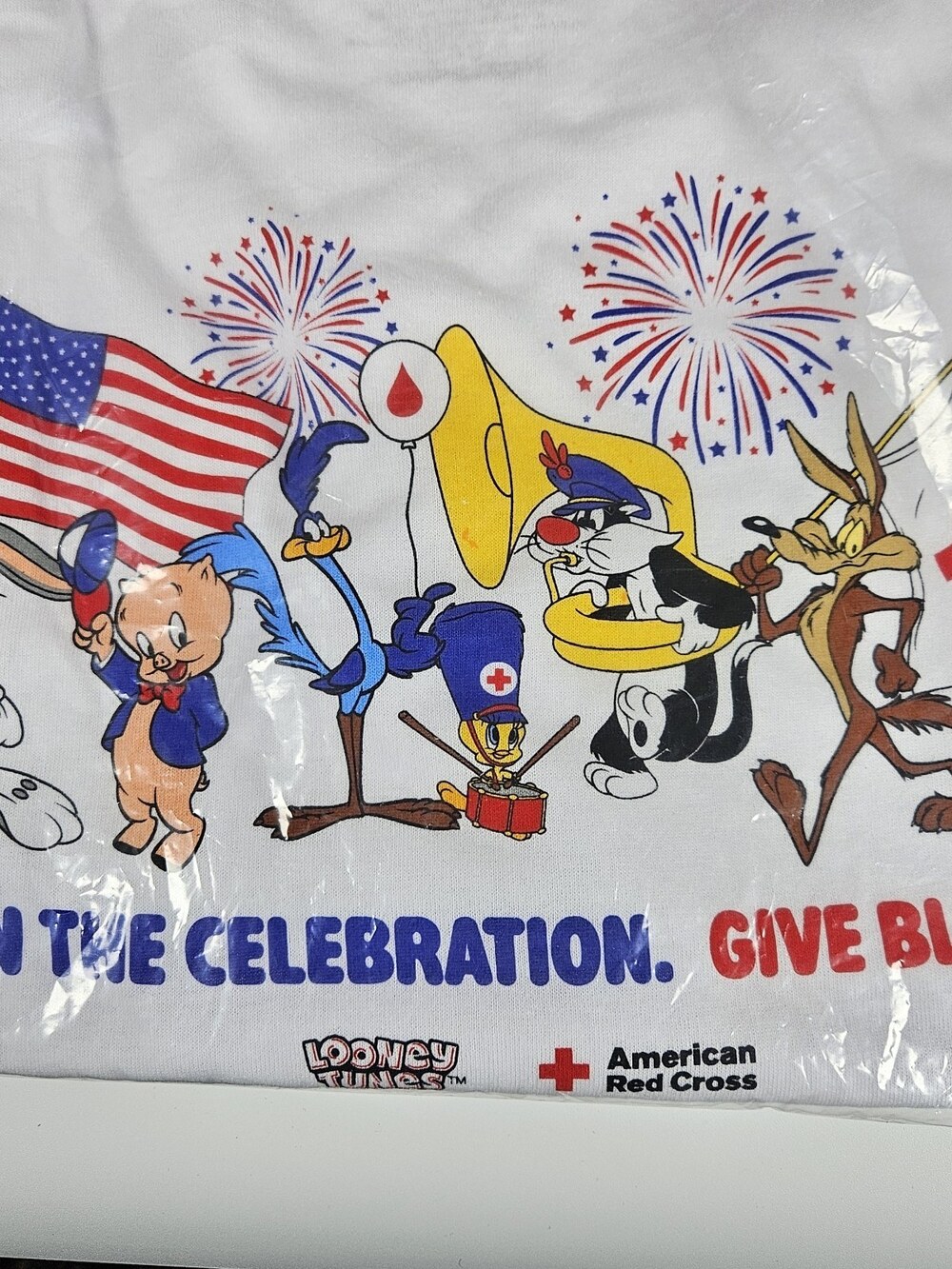 Looney Tunes x American Red Cross T-Shirt Adult Size XL White NEW SEALED